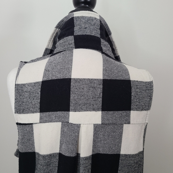 *SOLD* Plaid Black & White Sleevless Dress/Vest - Picture 4 of 9